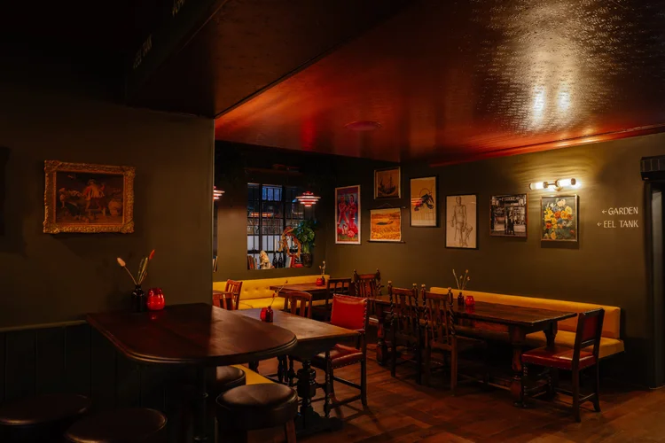 Black Eel snug.  by Chris Coulson